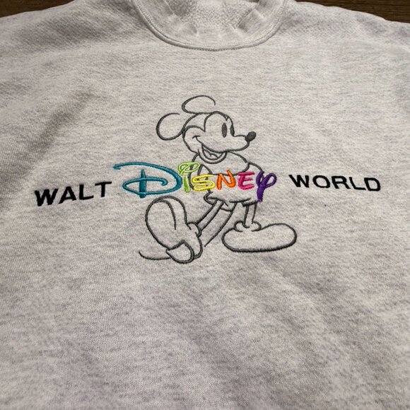 Vintage Walt Disney World Rainbow Embroidered Crewneck Sweatshirt Size Small - Picture 2 of 9